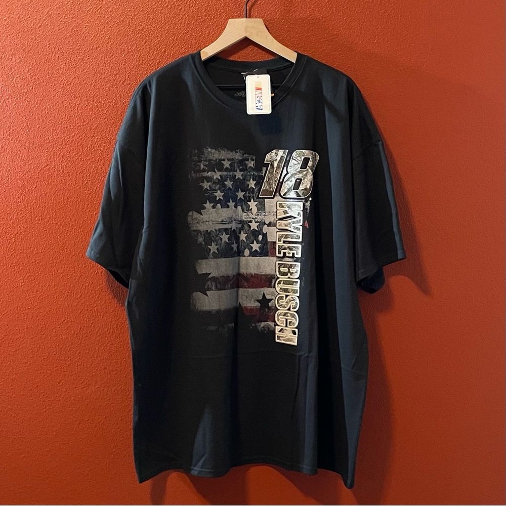 Joe Gibbs Racing Men’s NWT 2018 Nascar Busch Truetimber #18 M&M Candy Tee Shirt